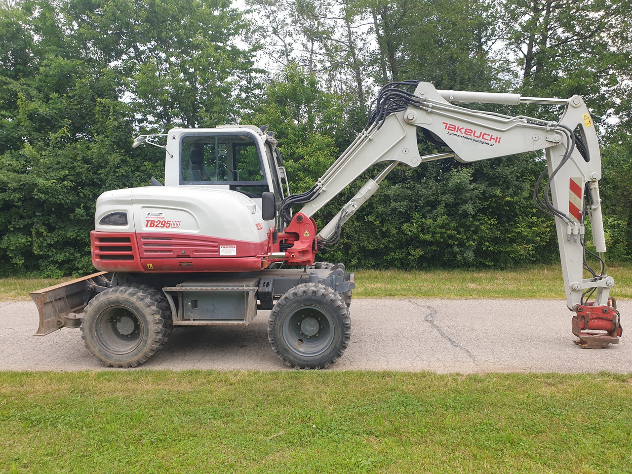 TAKEUCHI TB 295W - Escavatore gommato: foto 2 TAKEUCHI TB 295W - Escavatore gommato: foto 2