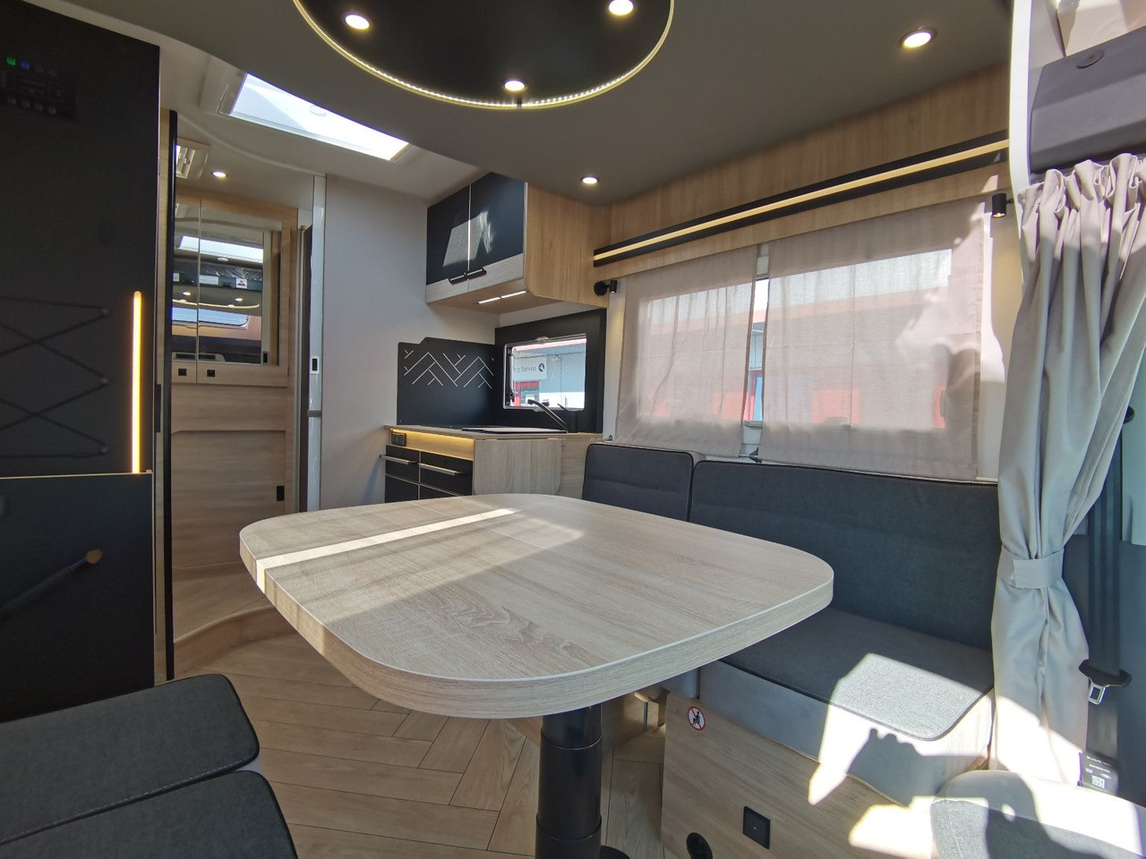 Leasing di  Chausson 650 TITANIUM / - 2026 - / 165PS - 8G. / HUBBETT Chausson 650 TITANIUM / - 2026 - / 165PS - 8G. / HUBBETT: foto 13