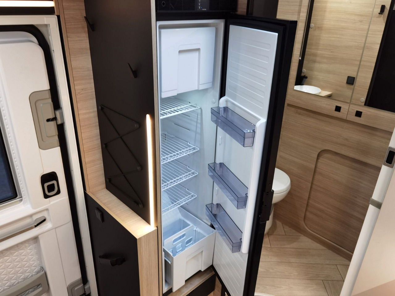 Camper profilato Chausson 650 TITANIUM / MODELL 2026 / 165PS-8G. / HUBBETT: foto 19