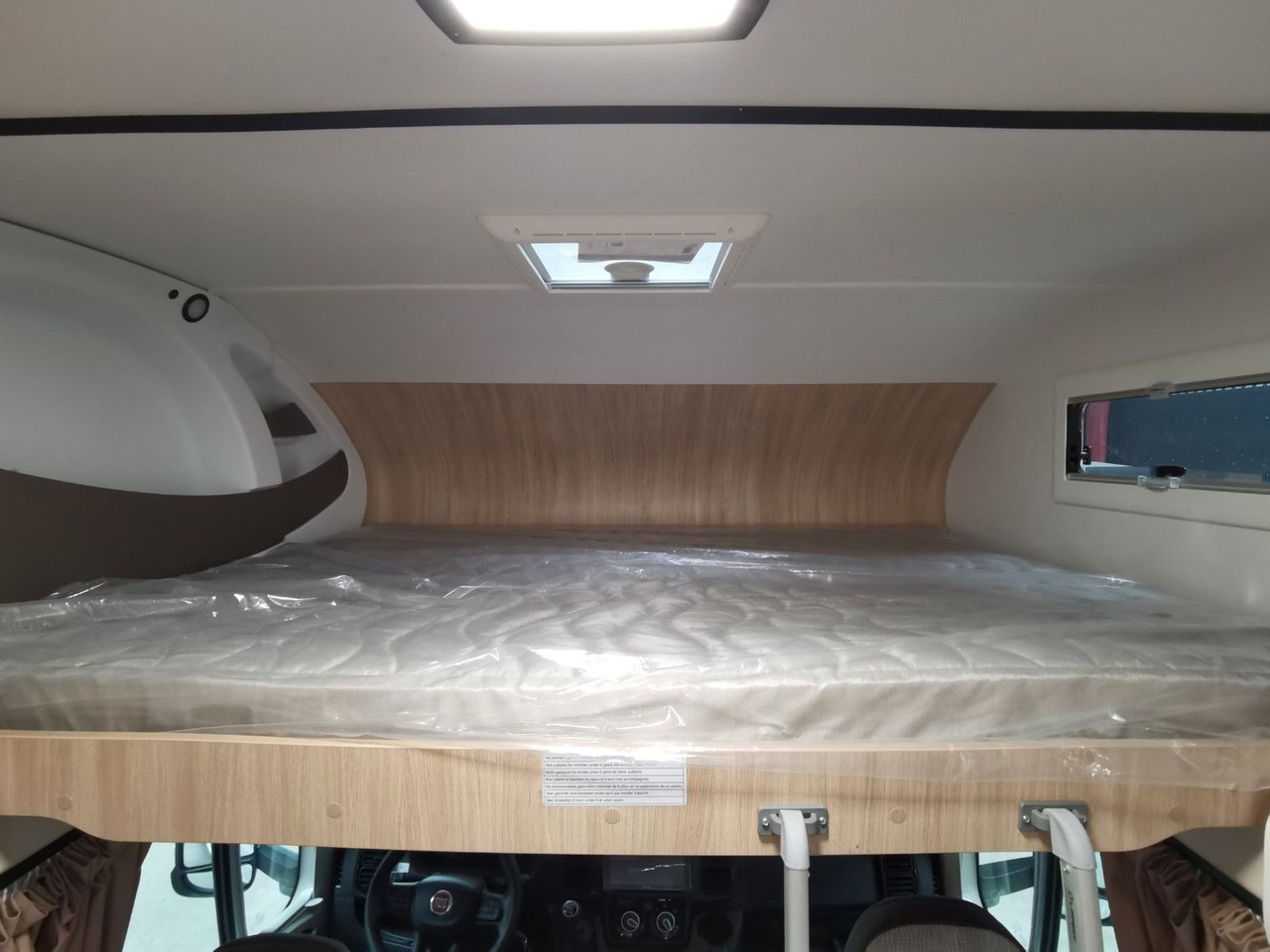 Camper mansardato Chausson C 514 / 140PS / ARCTIC & ZUBEHÖR - PAKET / 5.99M: foto 18 Camper mansardato Chausson C 514 / 140PS / ARCTIC & ZUBEHÖR - PAKET / 5.99M: foto 18