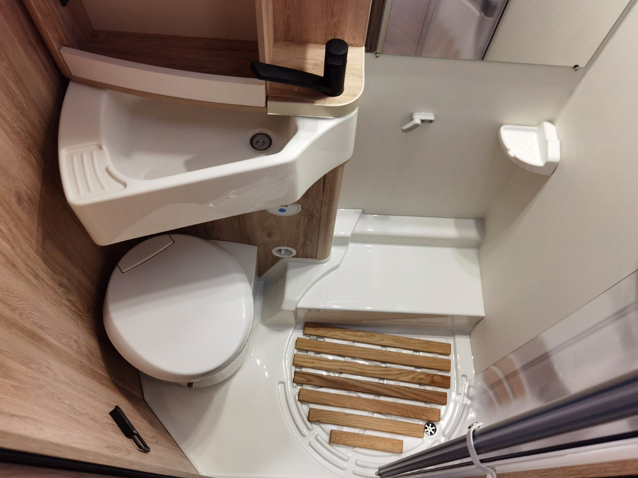 Camper profilato Eura Mobil PROFILA T 695 EB / MODELL 2026 / EINZELBETTEN: foto 23 Camper profilato Eura Mobil PROFILA T 695 EB / MODELL 2026 / EINZELBETTEN: foto 23