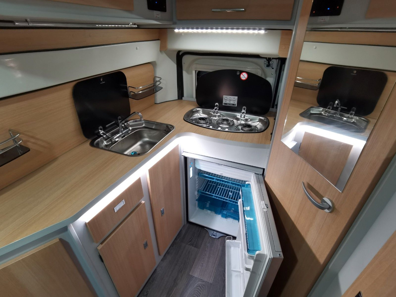 Leasing di  Karmann DEXTER 550 / 140PS / CONCEPT - PAKET & HUBBETT Karmann DEXTER 550 / 140PS / CONCEPT - PAKET & HUBBETT: foto 13