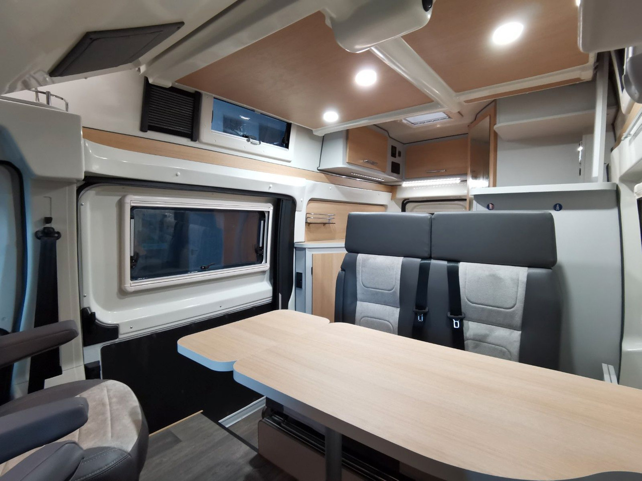 Leasing di  Karmann DEXTER 550 / 140PS / CONCEPT - PAKET & HUBBETT Karmann DEXTER 550 / 140PS / CONCEPT - PAKET & HUBBETT: foto 16