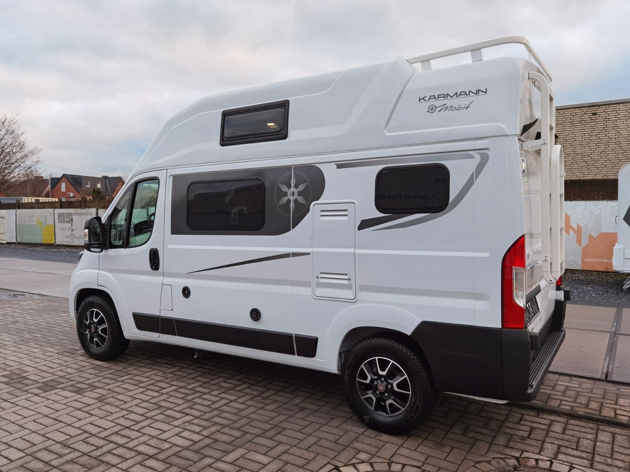 Karmann DEXTER 550 / 140PS / CONCEPT - PAKET & HUBBETT Karmann DEXTER 550 / 140PS / CONCEPT - PAKET & HUBBETT - Furgonato: foto 5 Karmann DEXTER 550 / 140PS / CONCEPT - PAKET & HUBBETT Karmann DEXTER 550 / 140PS / CONCEPT - PAKET & HUBBETT - Furgonato: foto 5