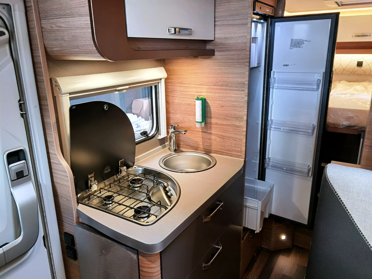 Leasing di  Weinsberg CARACOMPACT 600 MEG EDITION PEPPER / MODELL 2025 Weinsberg CARACOMPACT 600 MEG EDITION PEPPER / MODELL 2025: foto 15