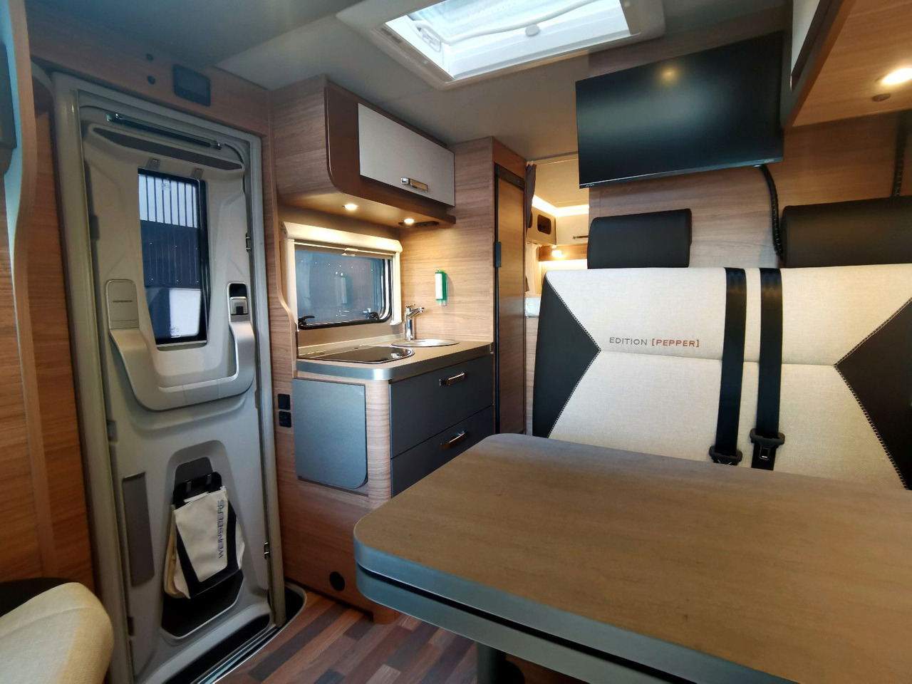 Leasing di  Weinsberg CARACOMPACT 600 MEG EDITION PEPPER / MODELL 2025 Weinsberg CARACOMPACT 600 MEG EDITION PEPPER / MODELL 2025: foto 12
