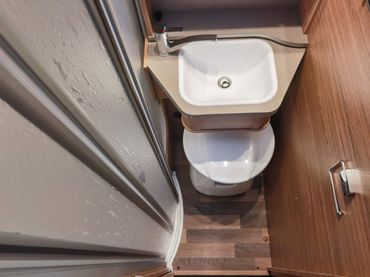 Leasing di  Weinsberg CARACOMPACT 600 MEG PEPPER / 8G. - AUTOMATIK Weinsberg CARACOMPACT 600 MEG PEPPER / 8G. - AUTOMATIK: foto 20