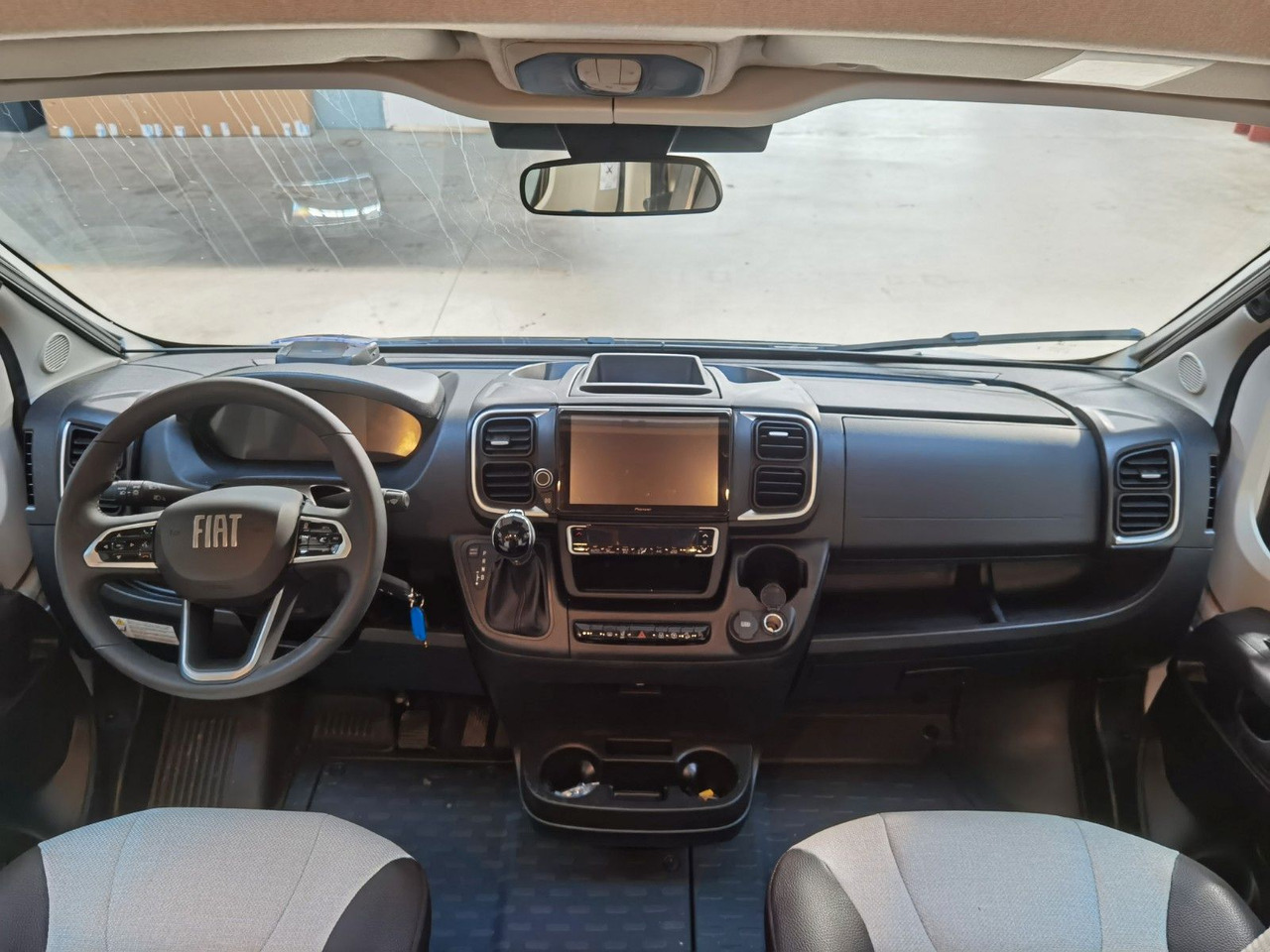 Leasing di  Weinsberg CARACOMPACT 600 MEG PEPPER / 8G. - AUTOMATIK Weinsberg CARACOMPACT 600 MEG PEPPER / 8G. - AUTOMATIK: foto 11