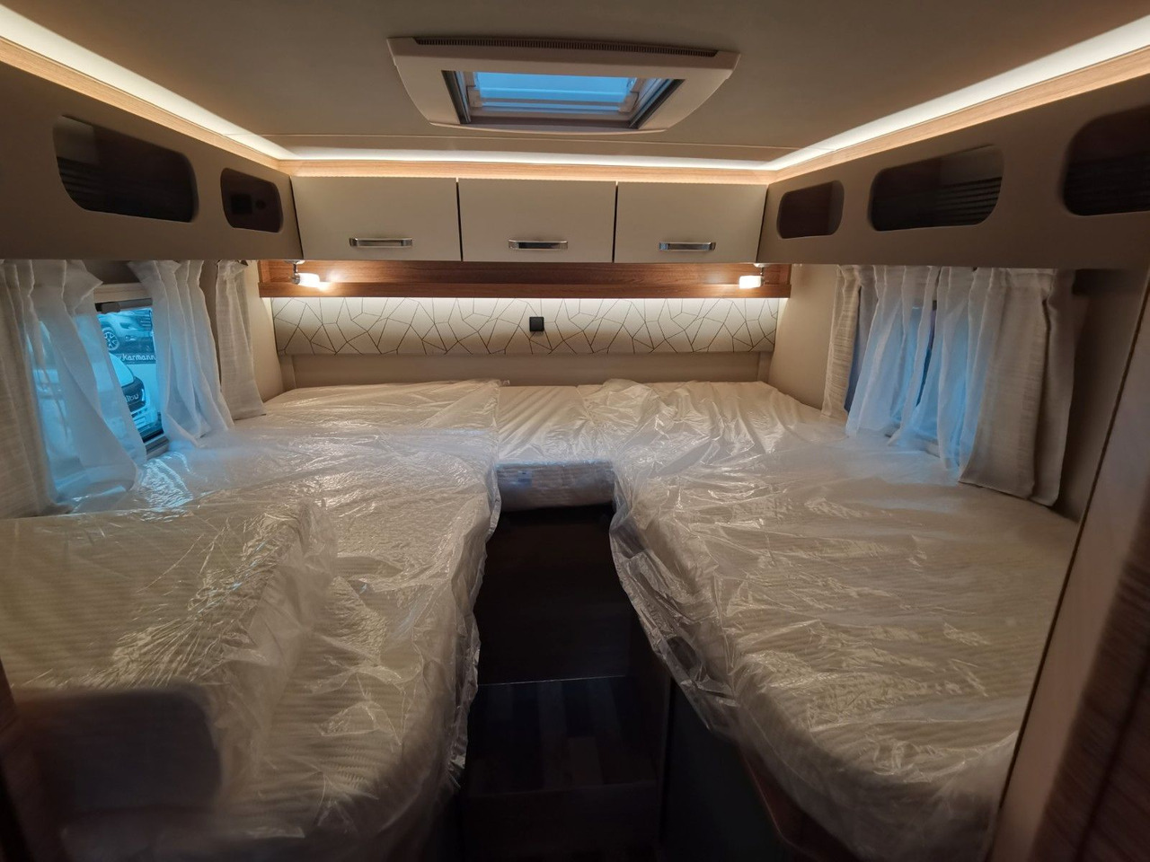 Leasing di  Weinsberg CARACOMPACT 600 MEG PEPPER / 8G. - AUTOMATIK Weinsberg CARACOMPACT 600 MEG PEPPER / 8G. - AUTOMATIK: foto 18