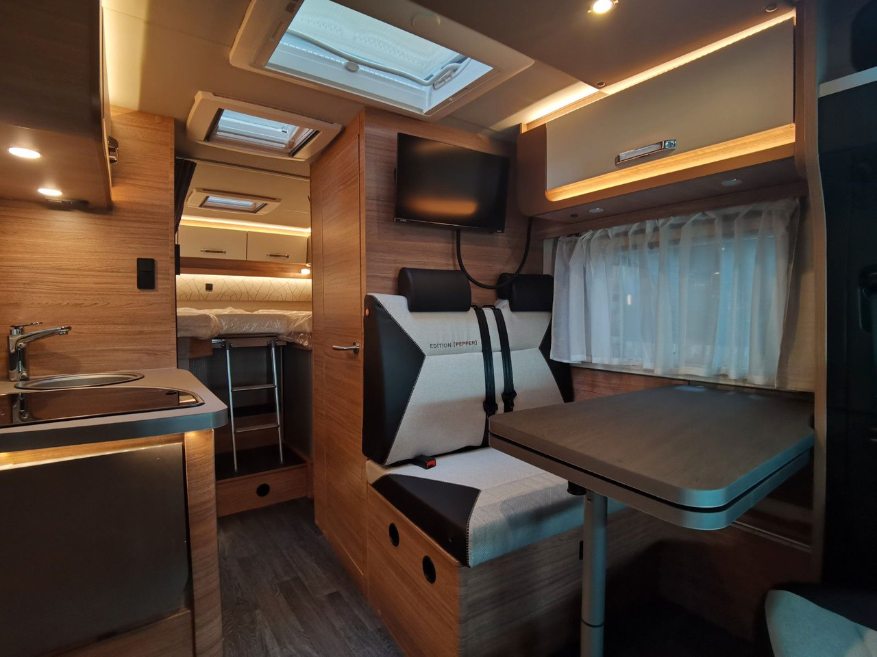 Camper profilato Weinsberg CARACOMPACT 640 MEG EDITION-PEPPER / 170PS - 9G.: foto 14 Camper profilato Weinsberg CARACOMPACT 640 MEG EDITION-PEPPER / 170PS - 9G.: foto 14
