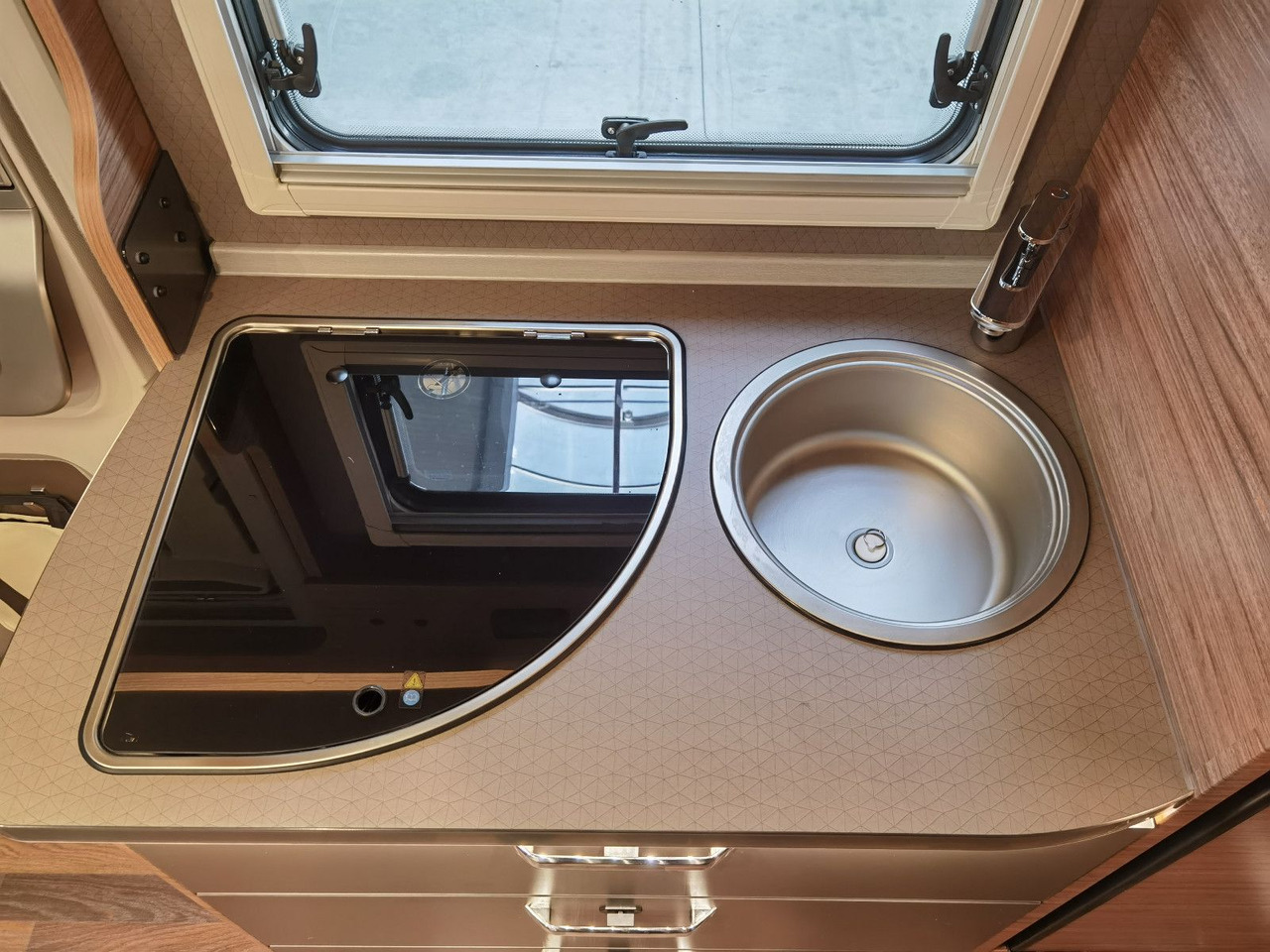 Camper profilato nuovo Weinsberg CARACOMPACT SUITE 640 MEG PEPPER / - MODELL 2025 Weinsberg CARACOMPACT SUITE 640 MEG PEPPER / - MODELL 2025: foto 15