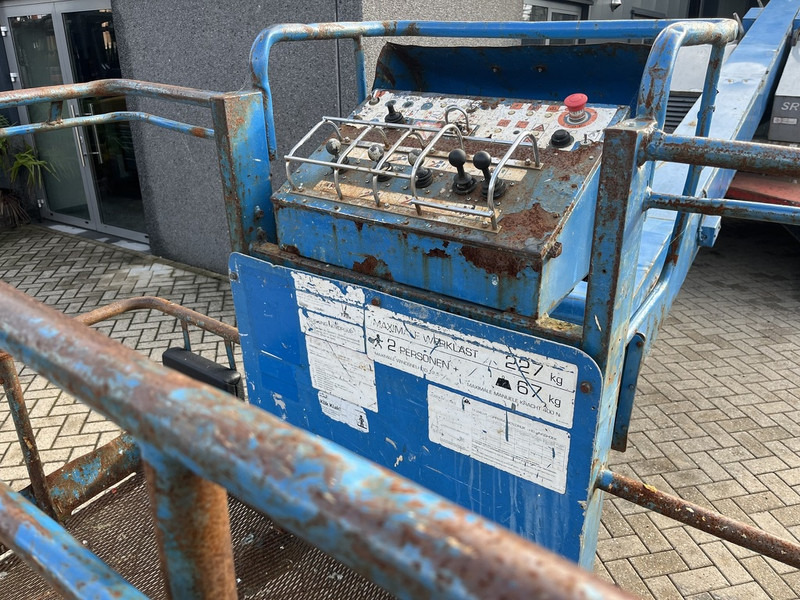 Aichi SR18A telescoop hoogwerker ISUZU diesel rubber pads 2007 AICHI - Piattaforma telescopica: foto 2 Aichi SR18A telescoop hoogwerker ISUZU diesel rubber pads 2007 AICHI - Piattaforma telescopica: foto 2