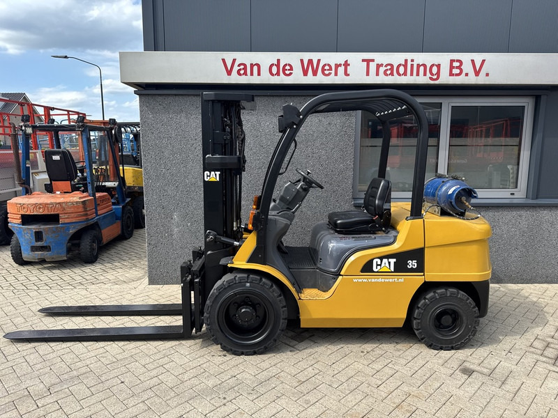 Caterpillar GP35 Triplo 430 Freelift / Sideshift / 4e Functie LPG 2008 - Carrello elevatore a gas: foto 1 Caterpillar GP35 Triplo 430 Freelift / Sideshift / 4e Functie LPG 2008 - Carrello elevatore a gas: foto 1