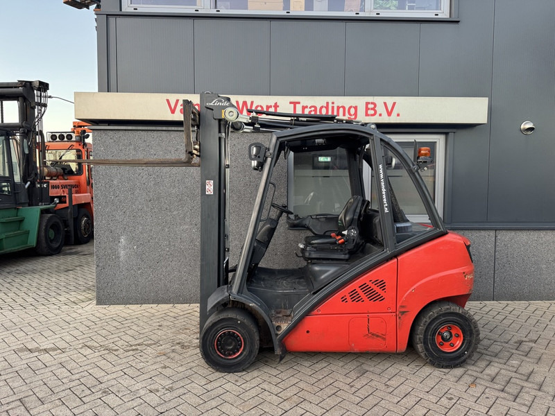 Linde H25D-02 Triplo 545 Freelift / Sideshift / VW Diesel 2017 - Carrello elevatore diesel: foto 5 Linde H25D-02 Triplo 545 Freelift / Sideshift / VW Diesel 2017 - Carrello elevatore diesel: foto 5