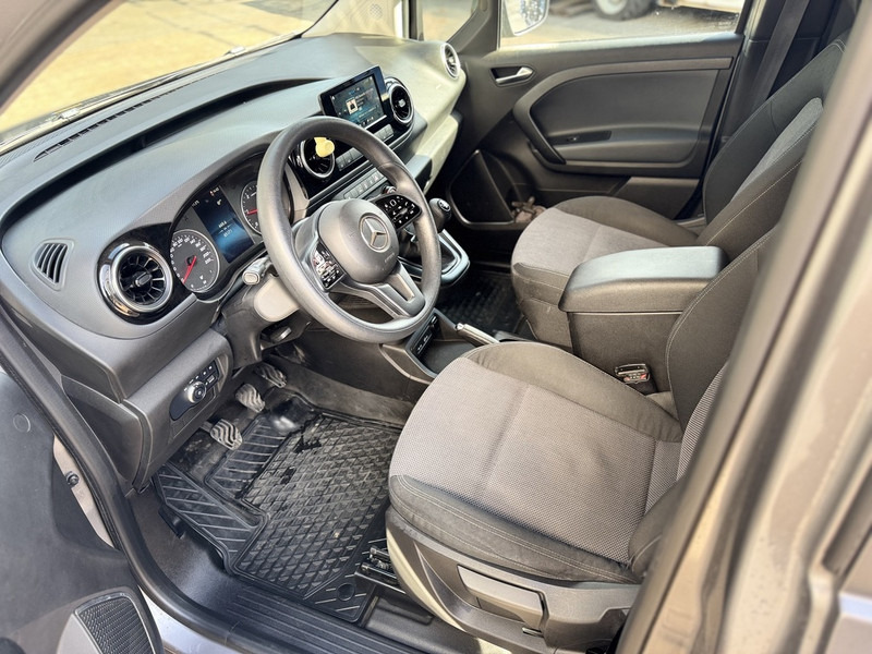 Furgone box Mercedes-Benz Citan 110 CDI 95PK Diesel 2021 Airco / DAB + / Apple Carplay / Camera / LM Velgen / Cruise control / Navi Zeer Net!: foto 10 Furgone box Mercedes-Benz Citan 110 CDI 95PK Diesel 2021 Airco / DAB + / Apple Carplay / Camera / LM Velgen / Cruise control / Navi Zeer Net!: foto 10