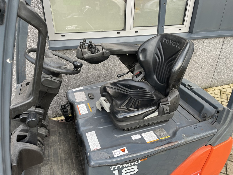 Carrello elevatore elettrico Toyota 8 FBET 18: foto 17