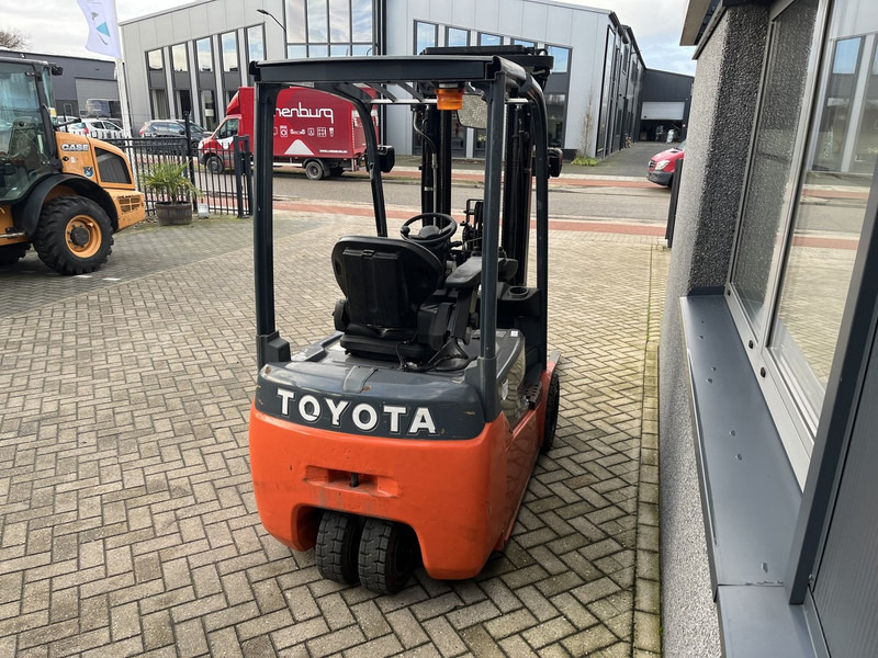 Carrello elevatore elettrico Toyota 8 FBET 18: foto 8