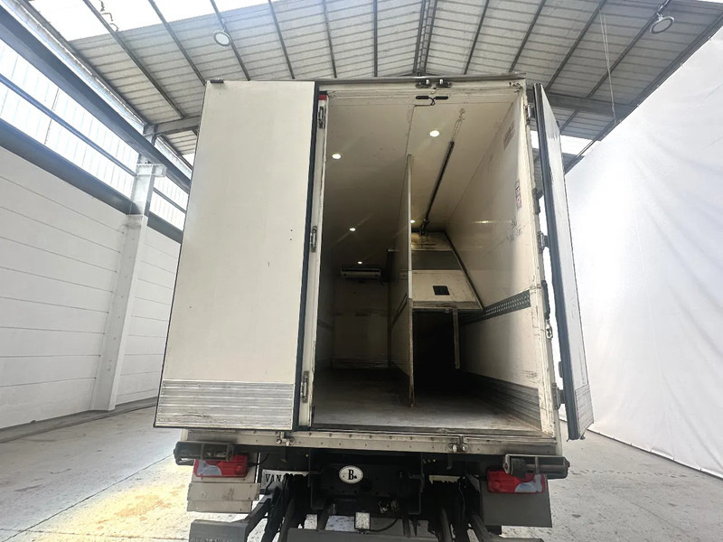MAN TGX 26.360 steerable lift axles / hefbare stuurasen / essieux relevables directionnels - Autocarro frigorifero: foto 5 MAN TGX 26.360 steerable lift axles / hefbare stuurasen / essieux relevables directionnels - Autocarro frigorifero: foto 5