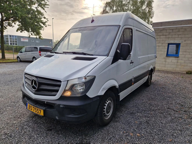 Mercedes-Benz Sprinter 314 AIRCO / MANUEL/ NOUVEAU MOTEUR 320000 km - Furgone chiuso: foto 3 Mercedes-Benz Sprinter 314 AIRCO / MANUEL/ NOUVEAU MOTEUR 320000 km - Furgone chiuso: foto 3