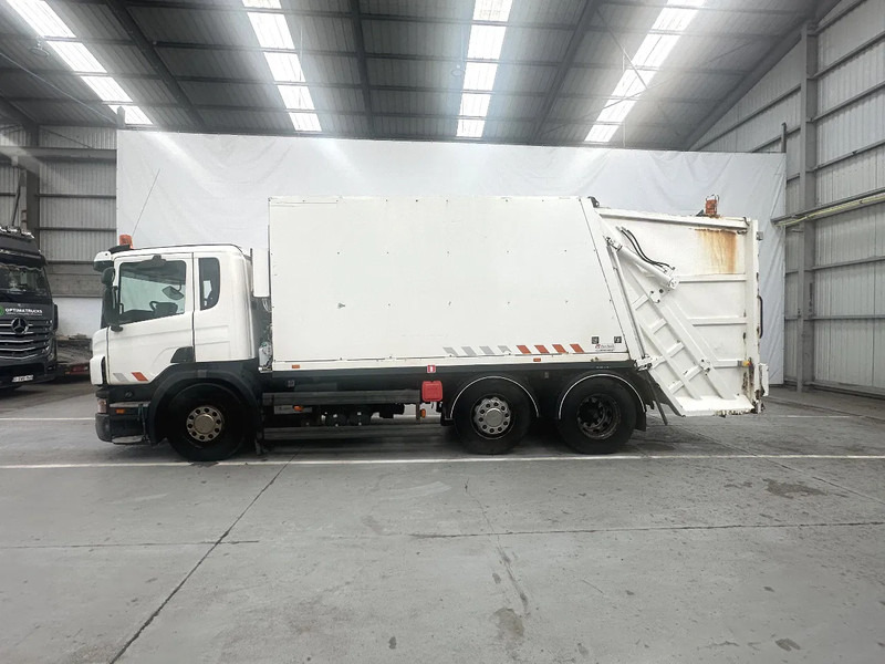 Scania P230 6X2 / Essieu relevable directionnel / Stuurbare liftas / Steerable lift axle - Camion immondizia: foto 2 Scania P230 6X2 / Essieu relevable directionnel / Stuurbare liftas / Steerable lift axle - Camion immondizia: foto 2