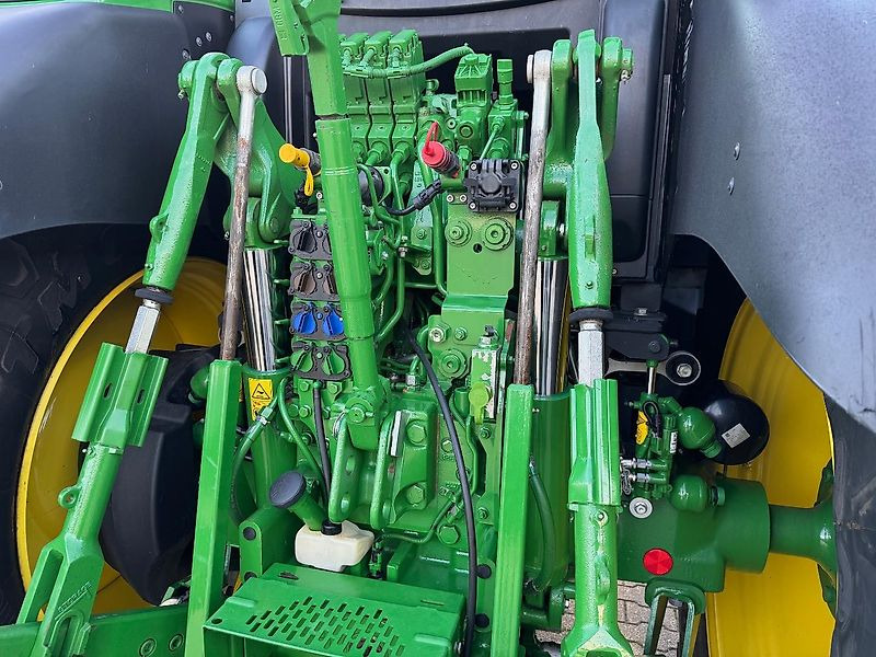 John Deere 6R195 AP 50KM COMMAND-PRO 2023 1490 UUR!!! - Trattore: foto 4 John Deere 6R195 AP 50KM COMMAND-PRO 2023 1490 UUR!!! - Trattore: foto 4