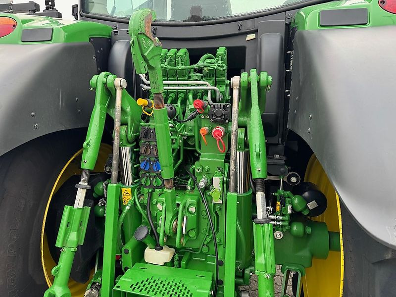 John Deere 6R195 AP 50KM COMMAND-PRO G5-PLUS 2024 1560 UUR!!! - Trattore: foto 4 John Deere 6R195 AP 50KM COMMAND-PRO G5-PLUS 2024 1560 UUR!!! - Trattore: foto 4