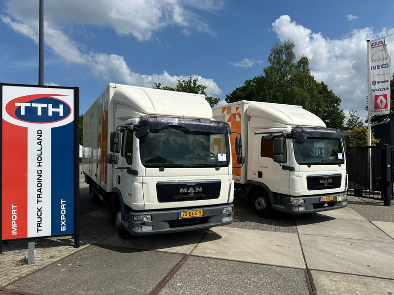 MAN TGL 12.220 4X2 BB Box + Taillift Manual gearbox NL Truck - Autocarro furgonato: foto 2 MAN TGL 12.220 4X2 BB Box + Taillift Manual gearbox NL Truck - Autocarro furgonato: foto 2