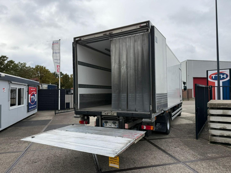 Renault D210.14 Frigobox Multitemp + Taillift CARRIER SUPRA 850 - Autocarro frigorifero: foto 5 Renault D210.14 Frigobox Multitemp + Taillift CARRIER SUPRA 850 - Autocarro frigorifero: foto 5