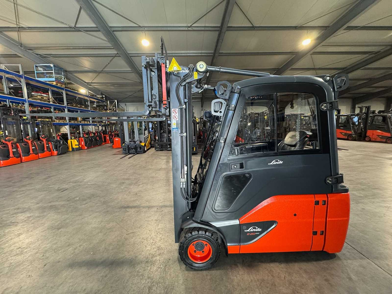 02/2018 SERVICE+UVV 10/2026 LINDE E20L TRIPLEX 3RD+4TH VALVE FORK ADJUSTER ELECTRIC FORKLIFT 7,282 HOURS - Carrello elevatore: foto 3 02/2018 SERVICE+UVV 10/2026 LINDE E20L TRIPLEX 3RD+4TH VALVE FORK ADJUSTER ELECTRIC FORKLIFT 7,282 HOURS - Carrello elevatore: foto 3