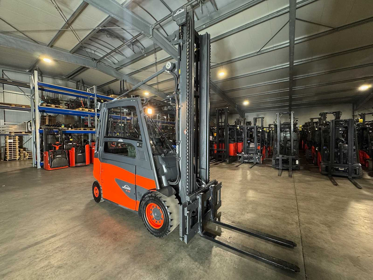 08/2017 SERVICE+UVV 10/2026 LINDE E45HL 4.500KG ELECTRIC FORKLIFT CAB HEATER E50 - Carrello elevatore: foto 4 08/2017 SERVICE+UVV 10/2026 LINDE E45HL 4.500KG ELECTRIC FORKLIFT CAB HEATER E50 - Carrello elevatore: foto 4