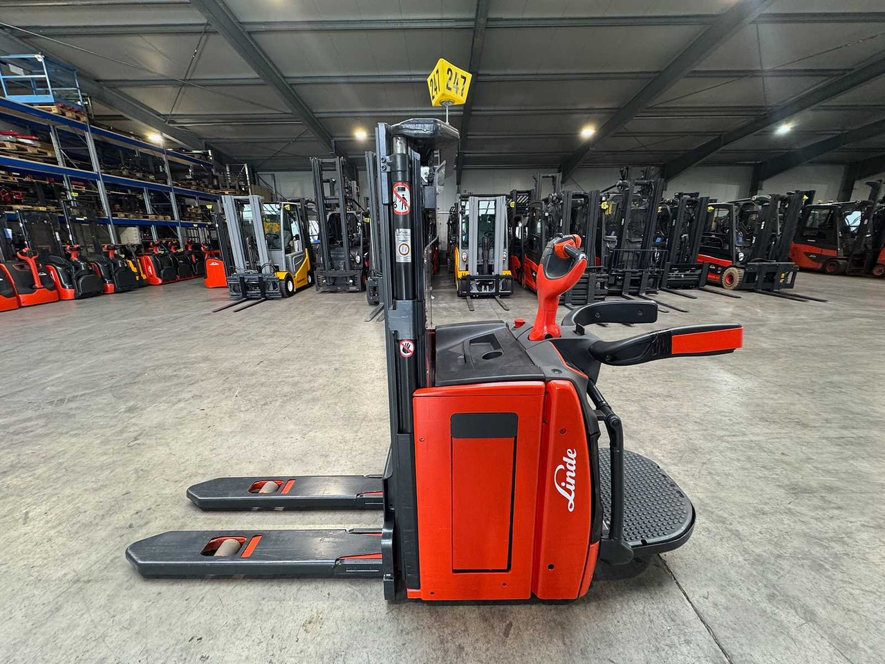 09/2017 SERVICE + UVV 03/2026 LINDE L14AP EVO 1.400KG PALLET TRUCK ANT 4.885 HOURS SCALE - Carrello elevatore: foto 1 09/2017 SERVICE + UVV 03/2026 LINDE L14AP EVO 1.400KG PALLET TRUCK ANT 4.885 HOURS SCALE - Carrello elevatore: foto 1