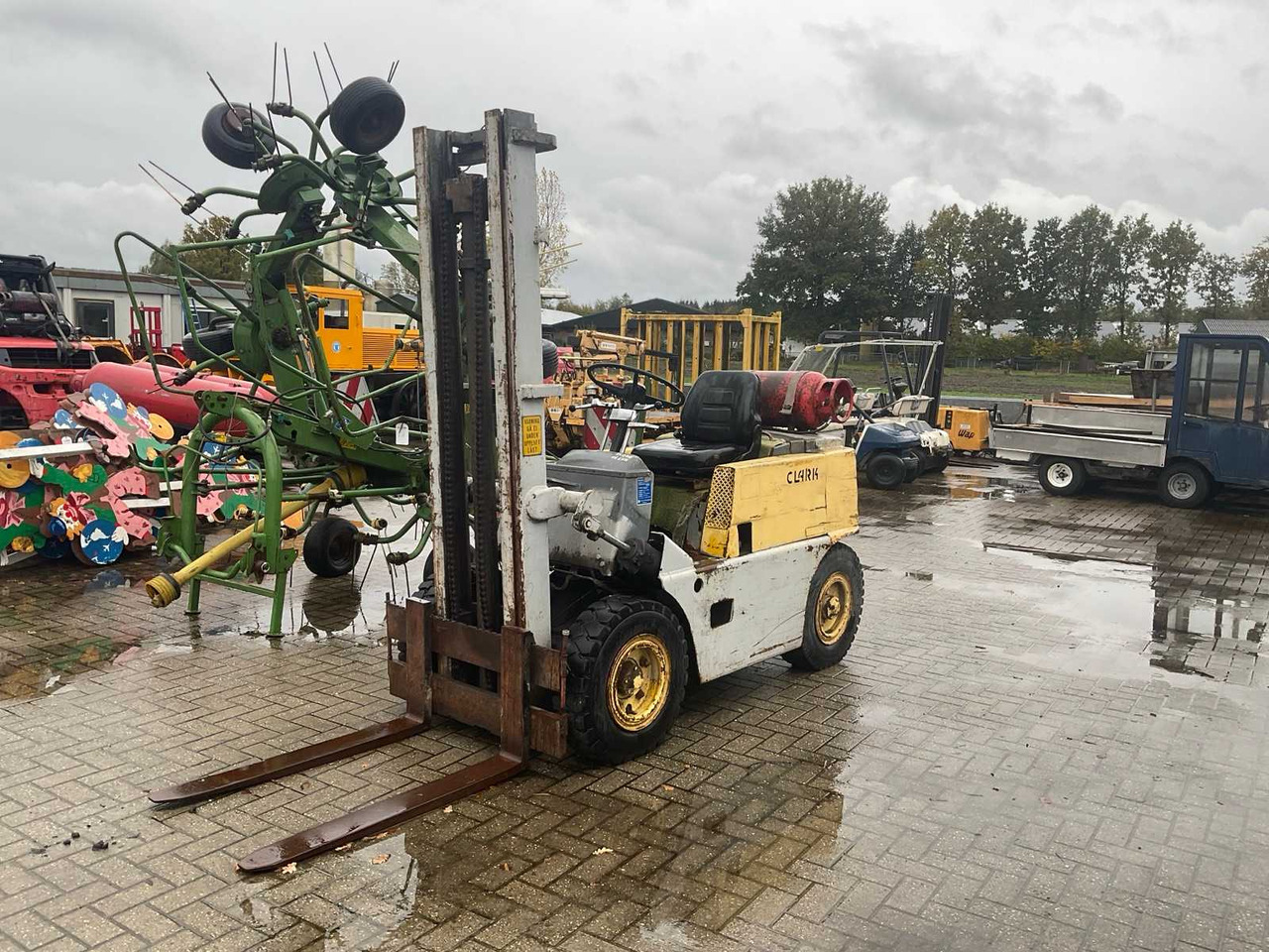 1967 CLARK CY40 FORKLIFT - Carrello elevatore: foto 1 1967 CLARK CY40 FORKLIFT - Carrello elevatore: foto 1