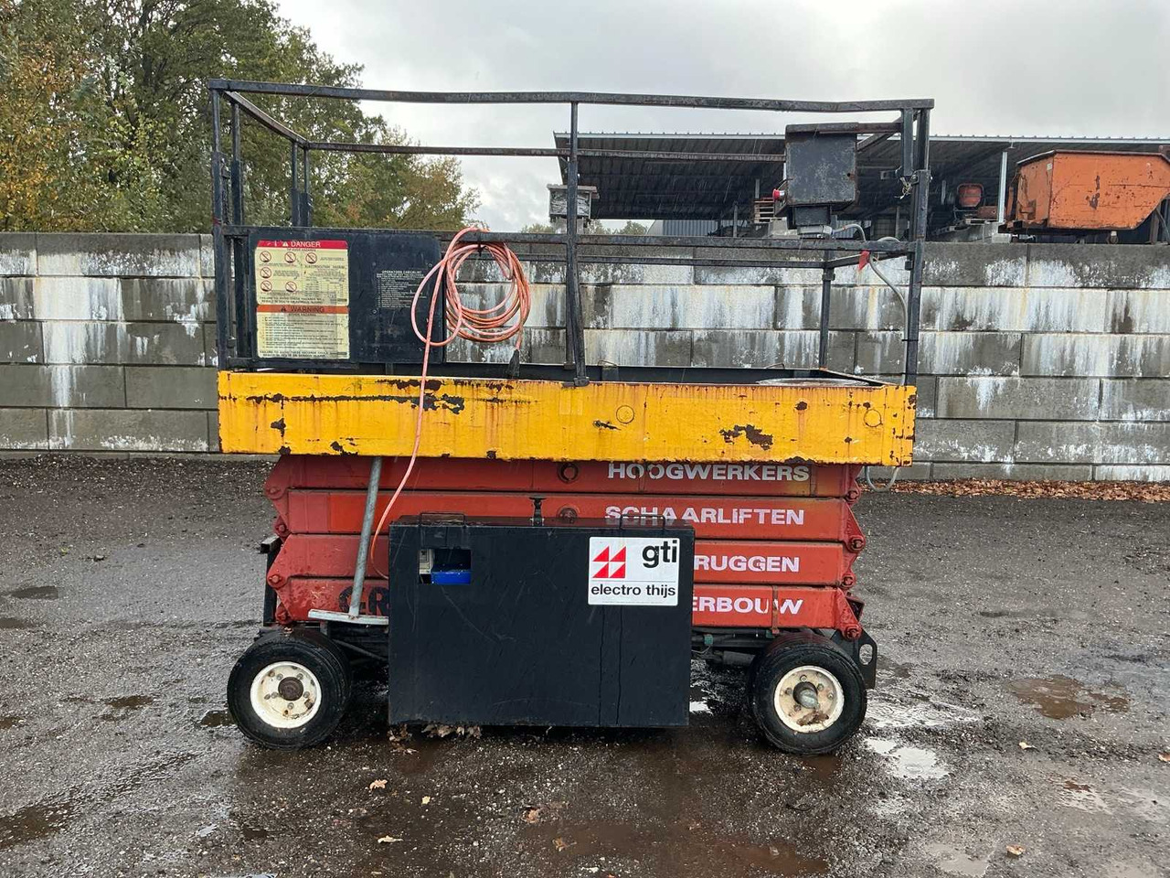 1990 SNORKEL ECONOMY HYD 2546 AERIAL PLATFORM DEFECTIVE - Piattaforma aerea: foto 2 1990 SNORKEL ECONOMY HYD 2546 AERIAL PLATFORM DEFECTIVE - Piattaforma aerea: foto 2