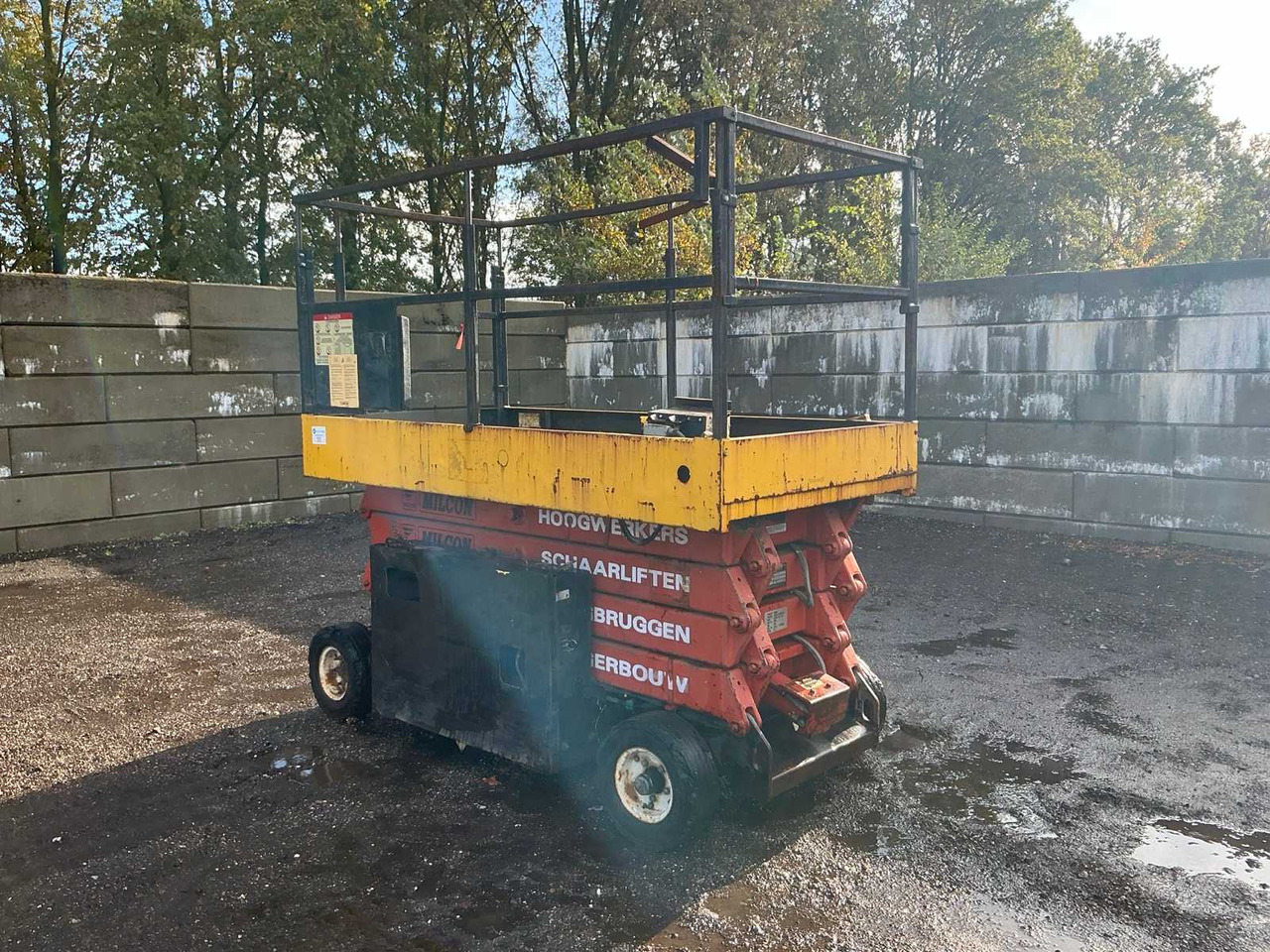 1990 SNORKEL ECONOMY HYD 2546 AERIAL PLATFORM DEFECTIVE - Piattaforma aerea: foto 3 1990 SNORKEL ECONOMY HYD 2546 AERIAL PLATFORM DEFECTIVE - Piattaforma aerea: foto 3