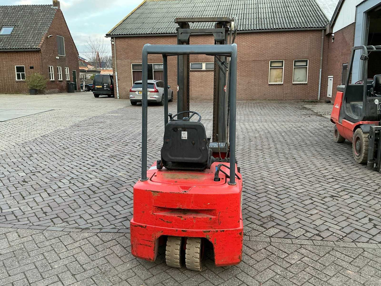 1991 LINDE E15 FORKLIFT - Carrello elevatore: foto 5 1991 LINDE E15 FORKLIFT - Carrello elevatore: foto 5