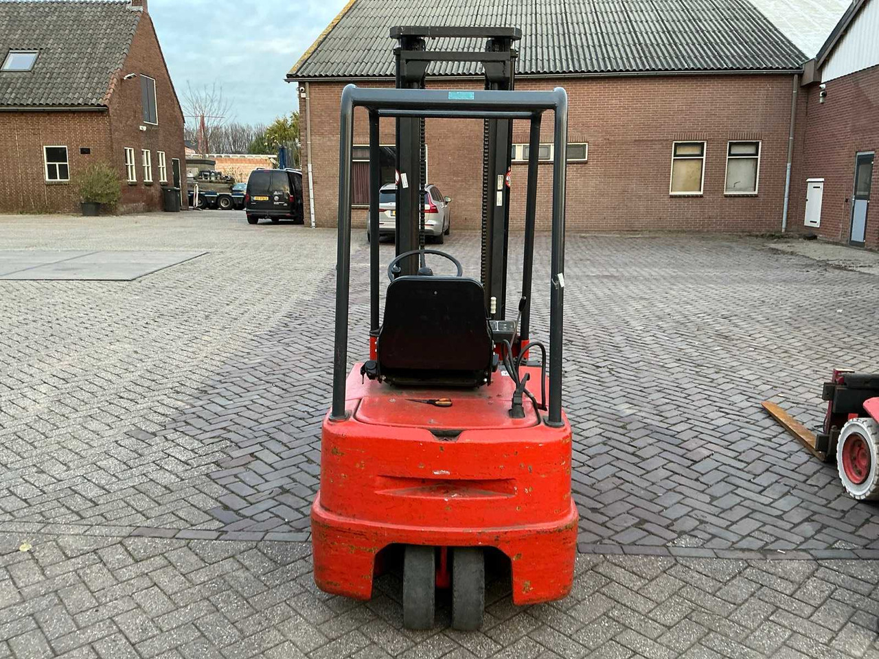 1991 LINDE E15 FORKLIFT - Carrello elevatore: foto 5 1991 LINDE E15 FORKLIFT - Carrello elevatore: foto 5