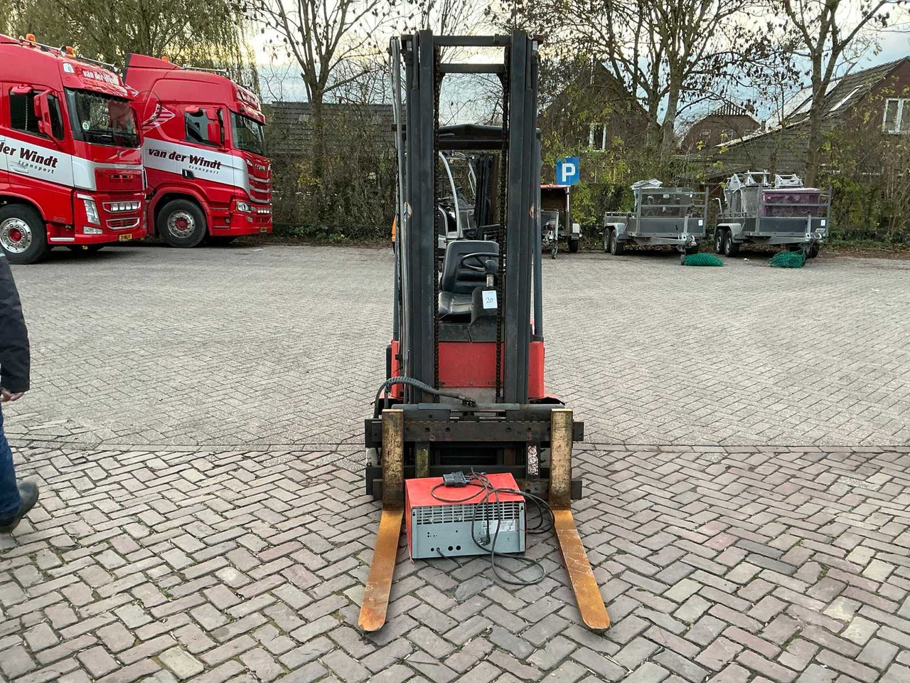 1991 LINDE E15 FORKLIFT - Carrello elevatore: foto 2 1991 LINDE E15 FORKLIFT - Carrello elevatore: foto 2