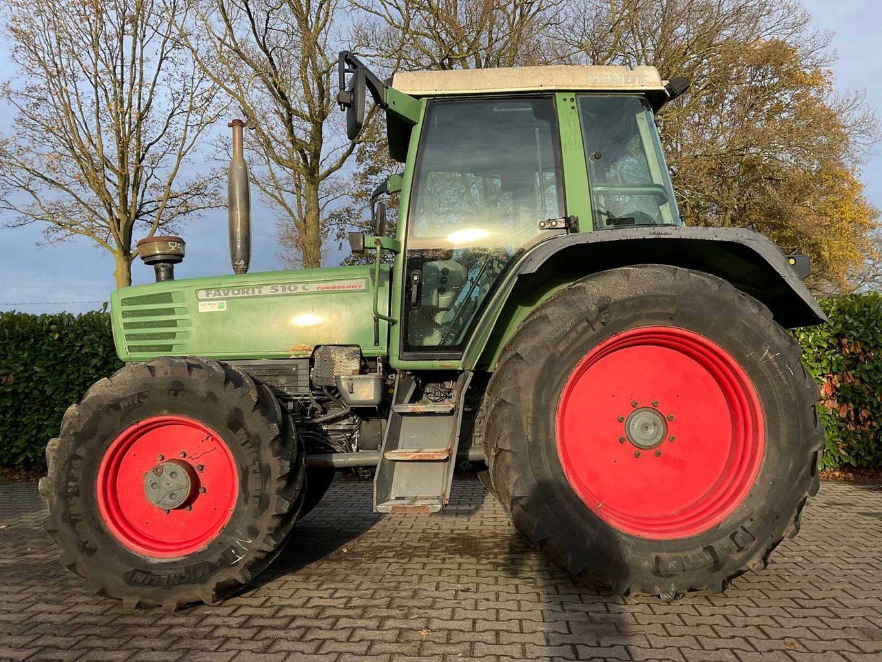 1999 FENDT 510 C TURBOSHIFT ALL-WHEEL DRIVE FARM TRACTOR - Trattore: foto 2 1999 FENDT 510 C TURBOSHIFT ALL-WHEEL DRIVE FARM TRACTOR - Trattore: foto 2