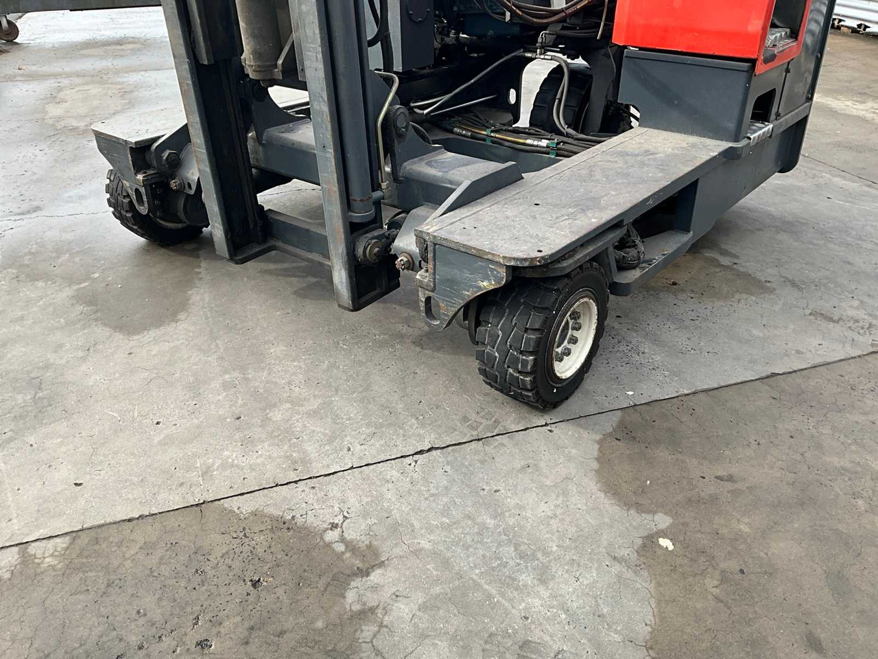 2001 COMBILIFT 4500 FORKLIFT 4-WAY - Carrello elevatore: foto 3 2001 COMBILIFT 4500 FORKLIFT 4-WAY - Carrello elevatore: foto 3