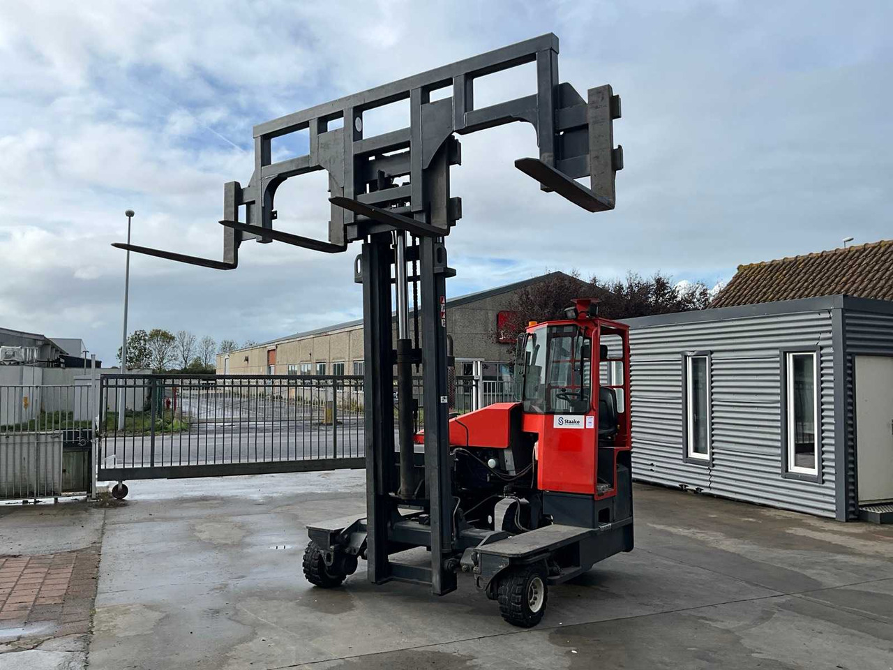 2001 COMBILIFT 4500 FORKLIFT 4-WAY - Carrello elevatore: foto 2 2001 COMBILIFT 4500 FORKLIFT 4-WAY - Carrello elevatore: foto 2