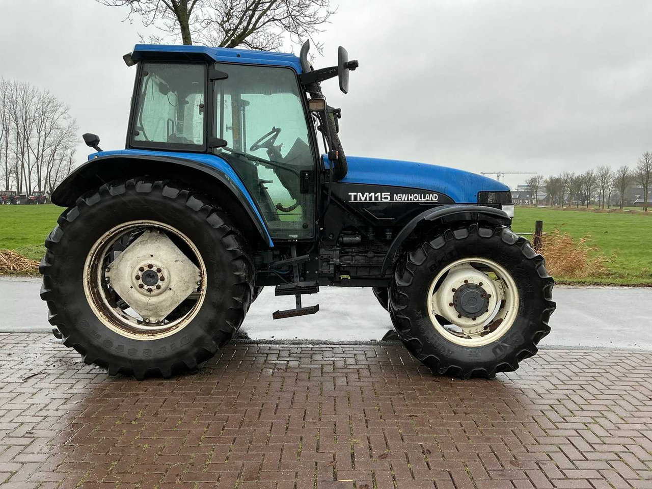 2002 NEW HOLLAND TM 115 ALL-WHEEL DRIVE FARM TRACTOR - Trattore: foto 5 2002 NEW HOLLAND TM 115 ALL-WHEEL DRIVE FARM TRACTOR - Trattore: foto 5
