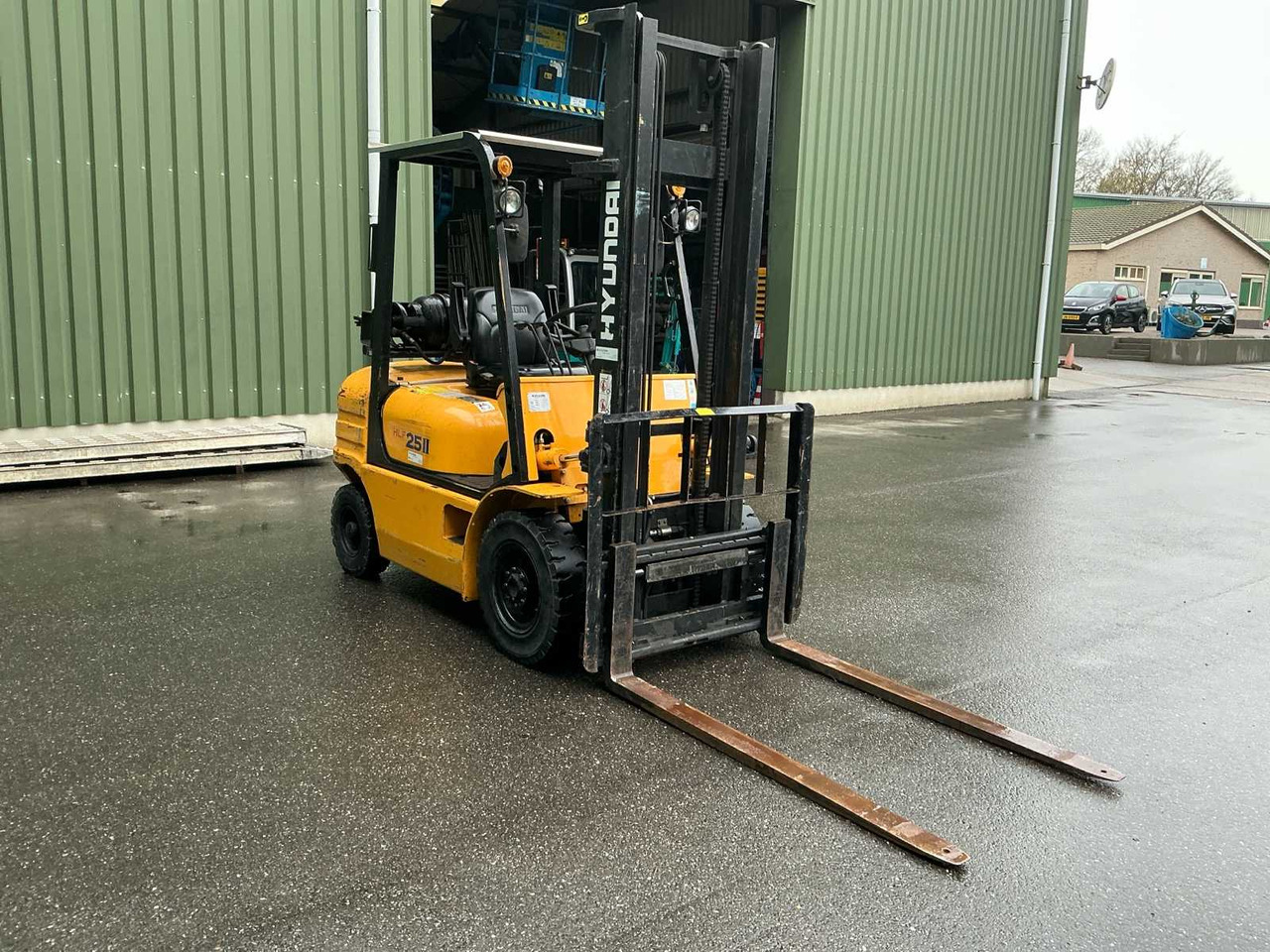 2003 HYUNDAI HLF25-II FORKLIFT TRUCK - Carrello elevatore: foto 3 2003 HYUNDAI HLF25-II FORKLIFT TRUCK - Carrello elevatore: foto 3