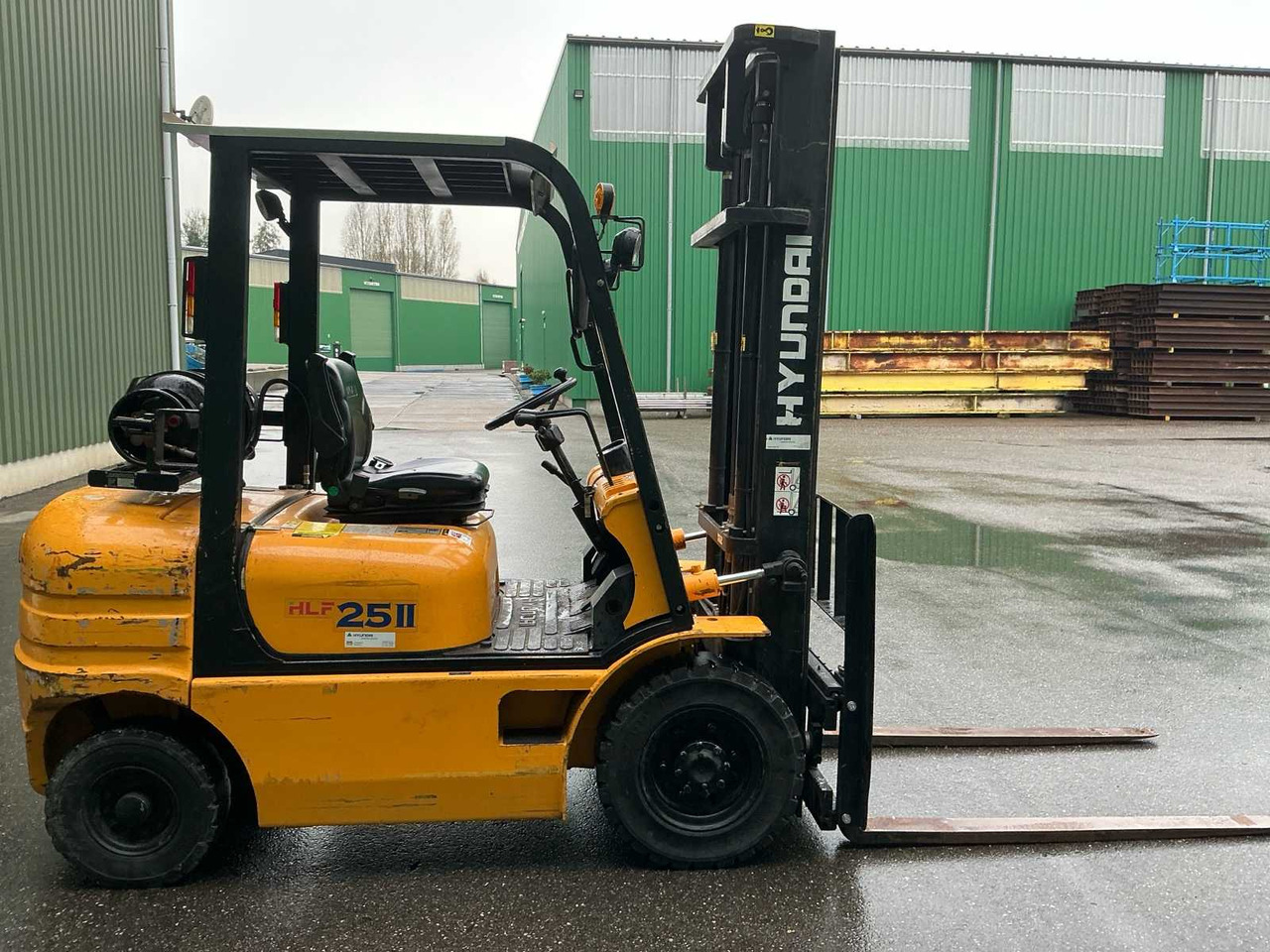 2003 HYUNDAI HLF25-II FORKLIFT TRUCK - Carrello elevatore: foto 4 2003 HYUNDAI HLF25-II FORKLIFT TRUCK - Carrello elevatore: foto 4