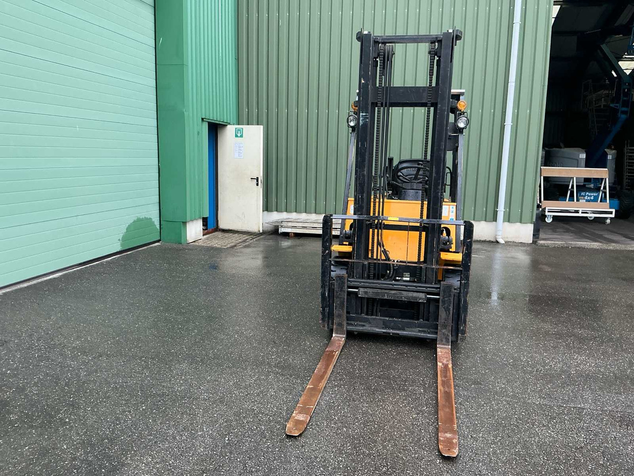 2003 HYUNDAI HLF25-II FORKLIFT TRUCK - Carrello elevatore: foto 2 2003 HYUNDAI HLF25-II FORKLIFT TRUCK - Carrello elevatore: foto 2