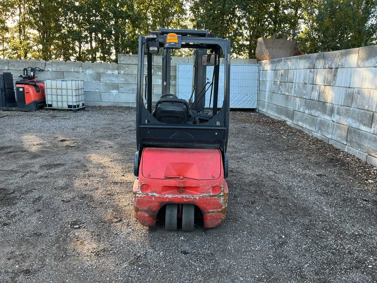 2003 LINDE E16 C02 FORKLIFT - Carrello elevatore: foto 4 2003 LINDE E16 C02 FORKLIFT - Carrello elevatore: foto 4