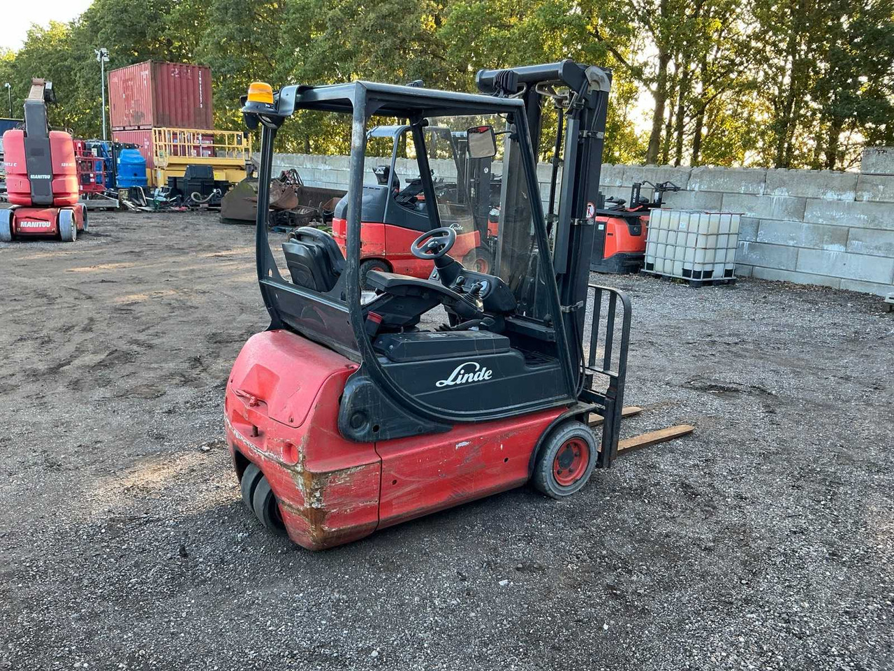 2003 LINDE E16 C02 FORKLIFT - Carrello elevatore: foto 5 2003 LINDE E16 C02 FORKLIFT - Carrello elevatore: foto 5