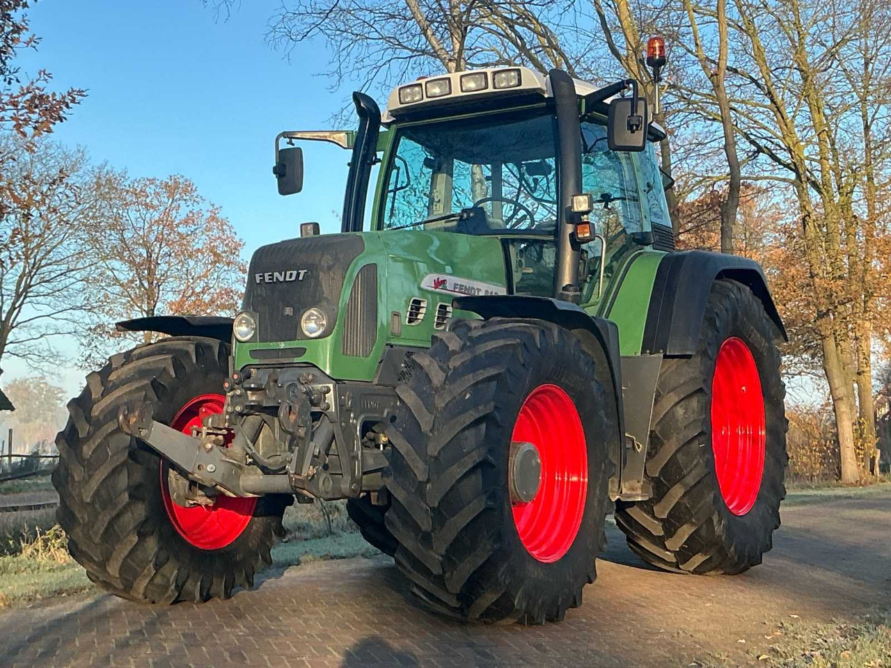 2004 FENDT 818 VARIO TMS ALL-WHEEL DRIVE FARM TRACTOR - Trattore: foto 1 2004 FENDT 818 VARIO TMS ALL-WHEEL DRIVE FARM TRACTOR - Trattore: foto 1