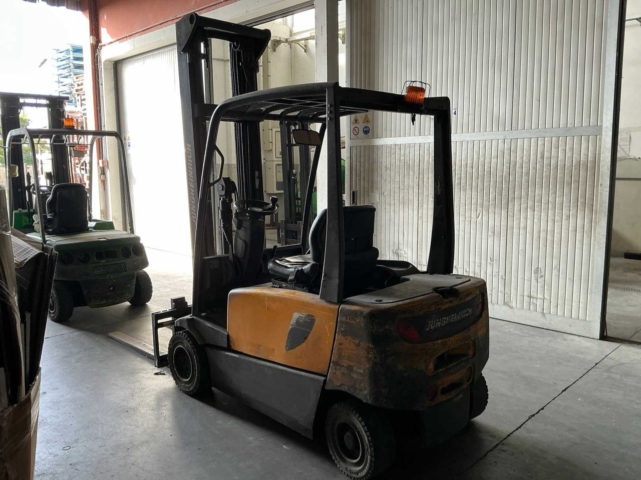2004 - JUNGHEINRICH - EFG 318 - FORKLIFT - Carrello elevatore: foto 3 2004 - JUNGHEINRICH - EFG 318 - FORKLIFT - Carrello elevatore: foto 3