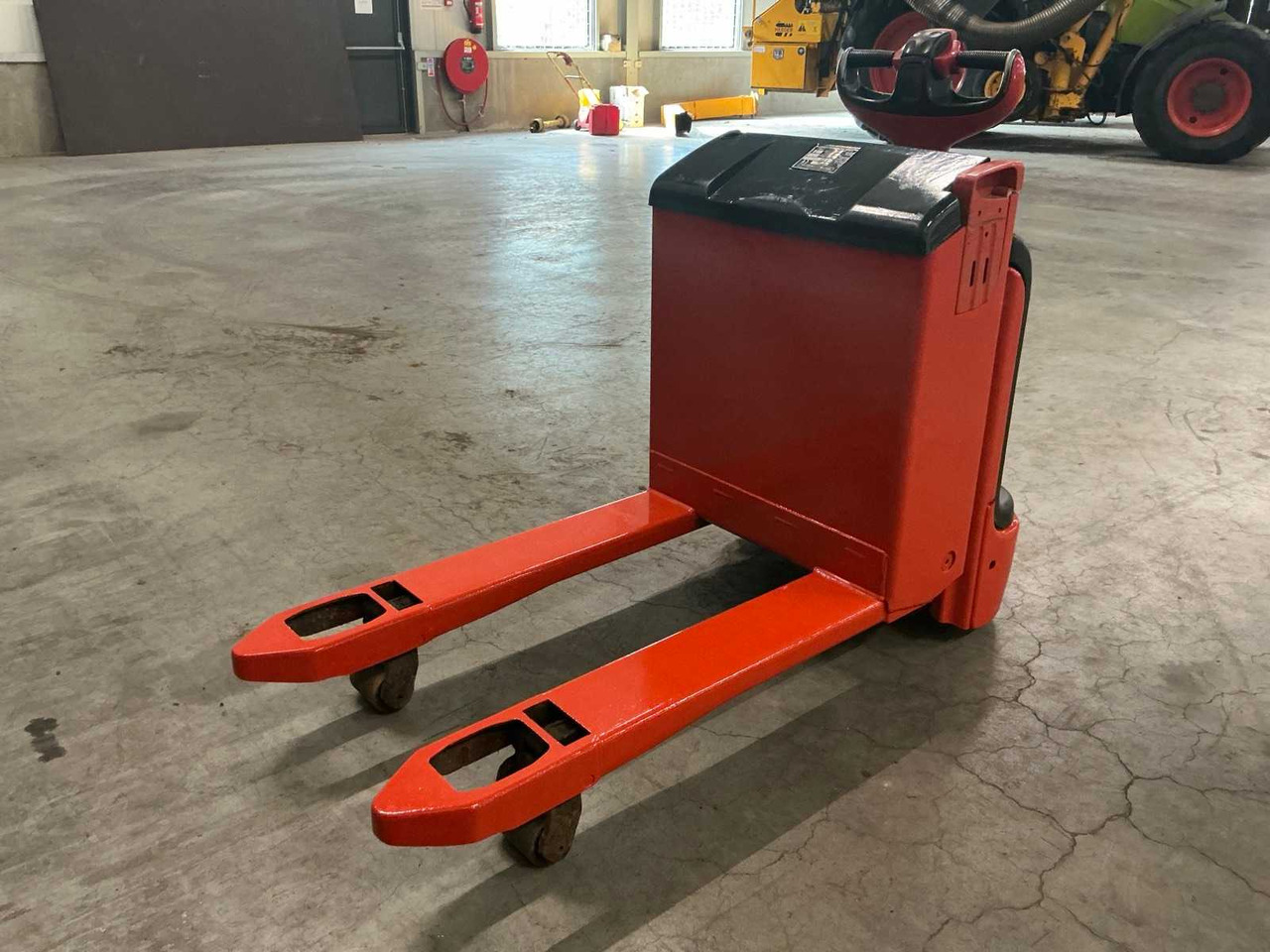 2005 LINDE T16 PUMP TRUCK - Carrello elevatore: foto 4 2005 LINDE T16 PUMP TRUCK - Carrello elevatore: foto 4