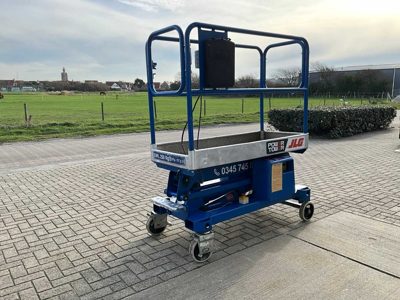 2009 JLG POWER TOWER AERIAL PLATFORM - Piattaforma aerea: foto 3 2009 JLG POWER TOWER AERIAL PLATFORM - Piattaforma aerea: foto 3